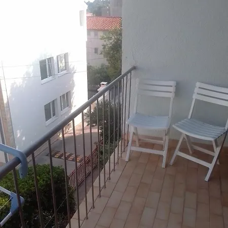 Near The Ines Apartment Makarska